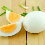 تخم مرغ آبپز